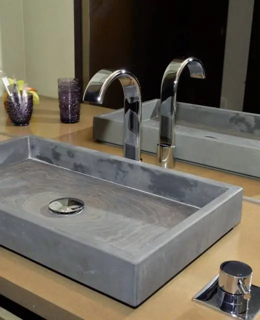 Casa de banho by Marmoramos, especialistas em mármores e granitos